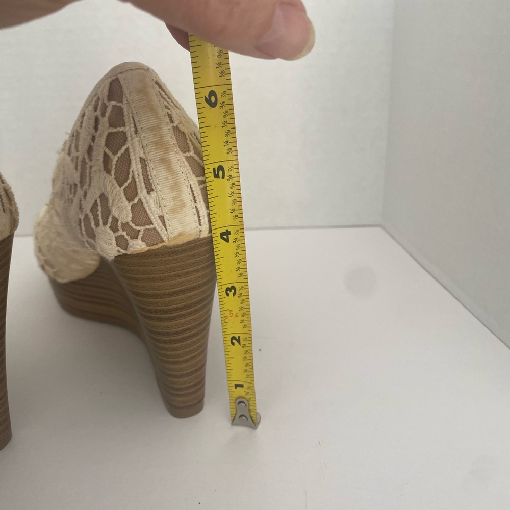 Women's Cream Lace Peep-Toe Wedge Heels - Picture 7 of 9